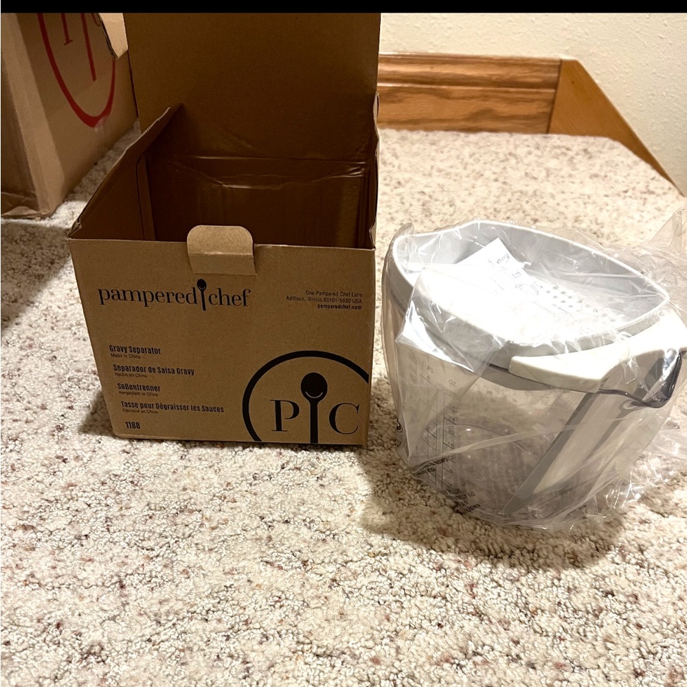 Pampered chef gravy separator